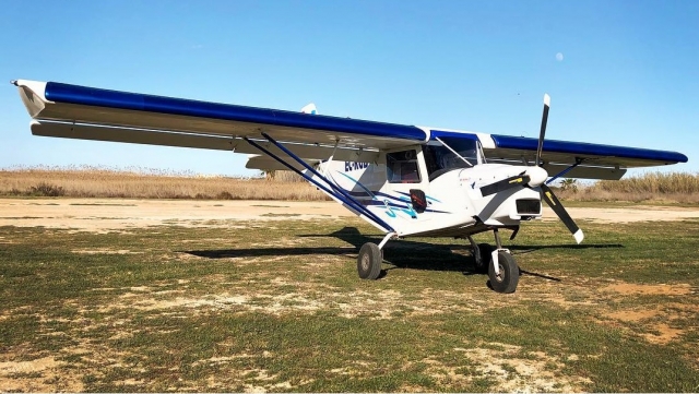 e-19753427-nuestra-avioneta-en-el-areodromo15680255279732.jpg