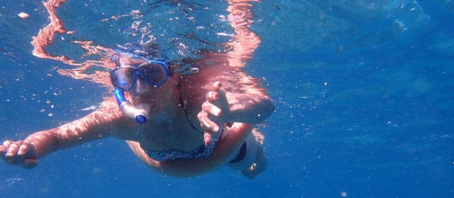 Inmersión con el equipo de snorkel