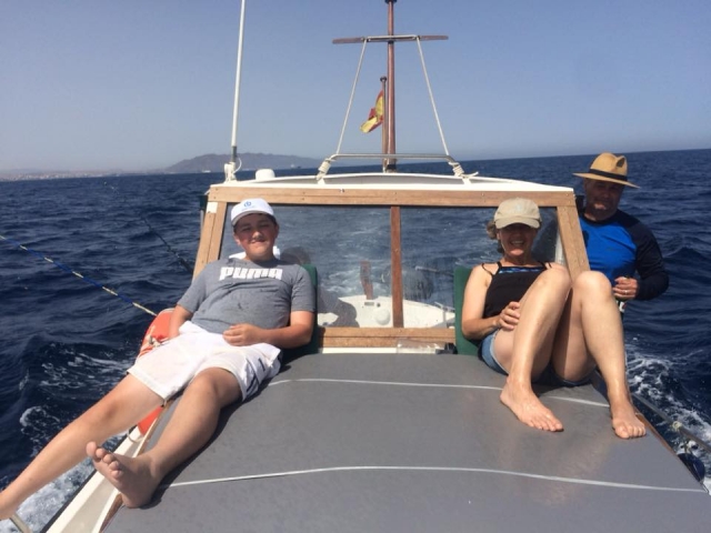 e-19753619-tomando-el-sol-en-cubierta1569581107859.jpg