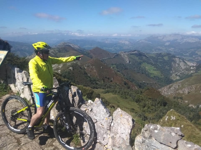  Fermarsi con la bicicletta al belvedere 