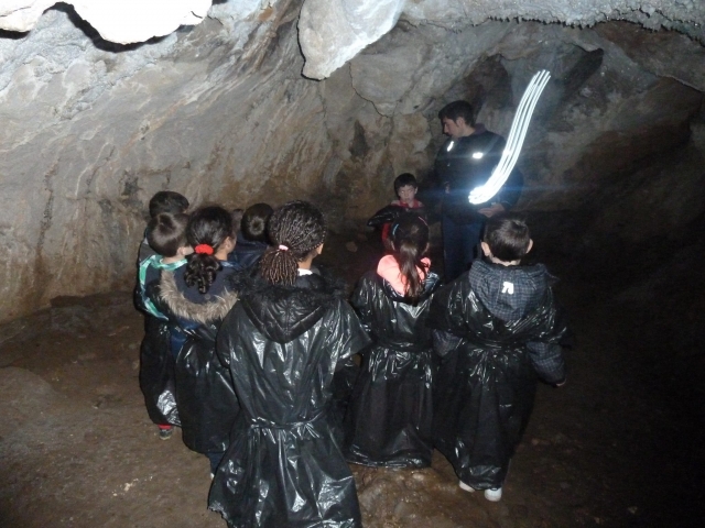 Visitando la cueva