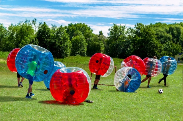  Durante la partita di zorbing 