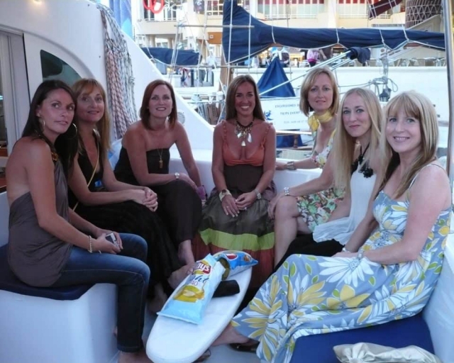 Amigas a bordo del catamarán 