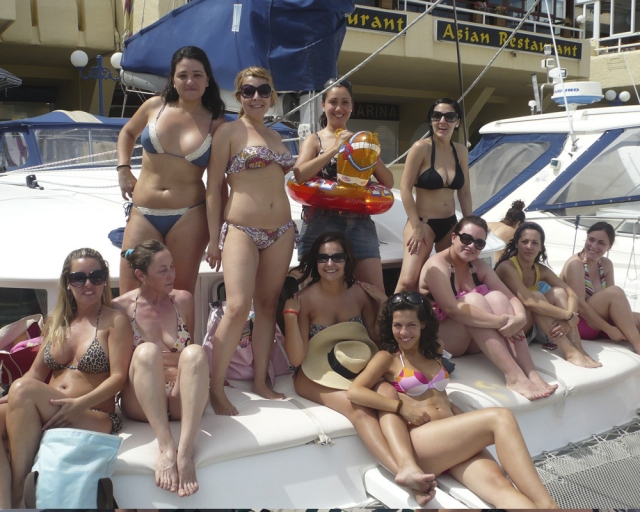 Divertida despedida de soltera en el barco