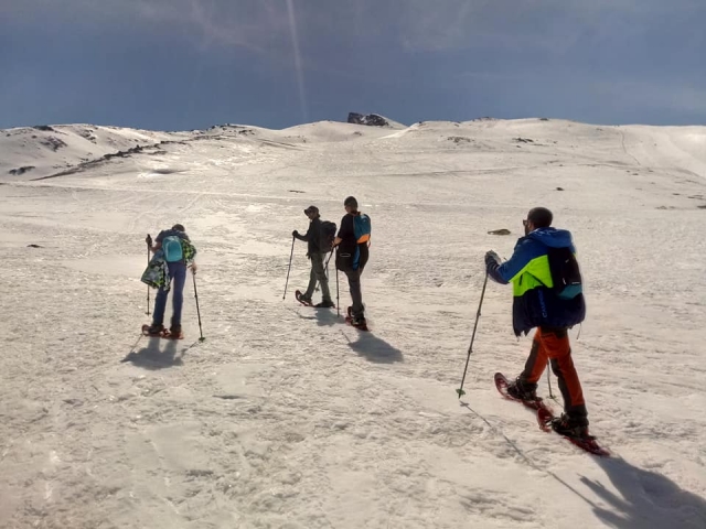Escapada familiar raquetas de nieve en Sierra Nevada
