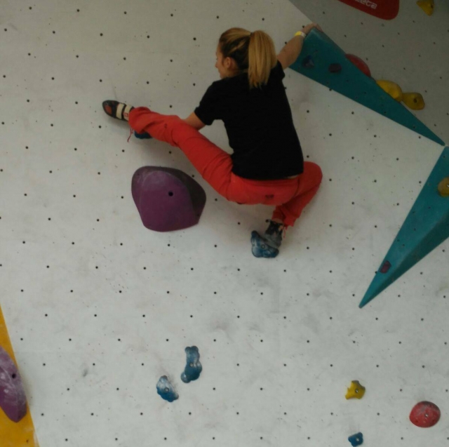  Migliora la tua elasticità praticando in parete d'arrampicata 