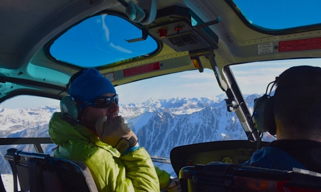 En la cabina del helicóptero durante el vuelo