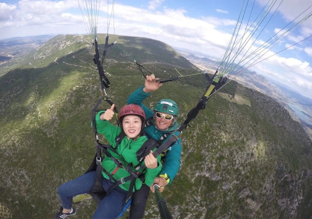 Vuela en parapente sobre la sierra de Grazalema 
