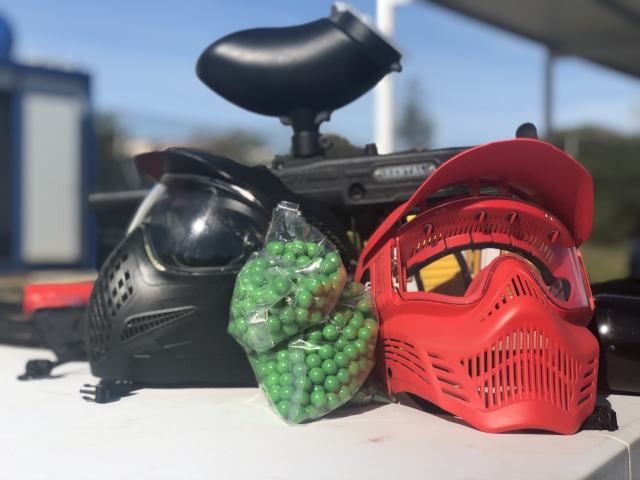  Maschere e palline di paintball 