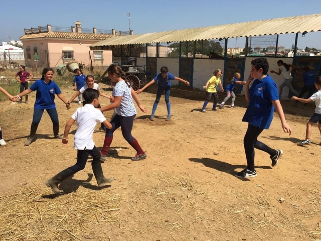  Games and crafts during the camp 