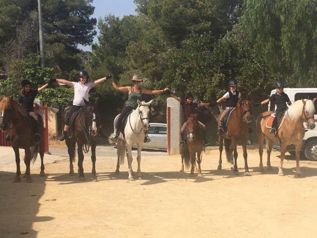  Passeio a cavalo em família em El Albir 