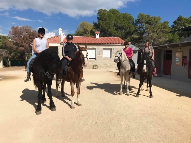  Família passeio a cavalo Albir 