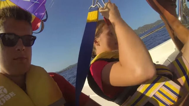  Preparado para a subida em parasailing 