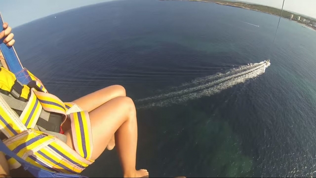 Voando de parasailing em Maiorca 