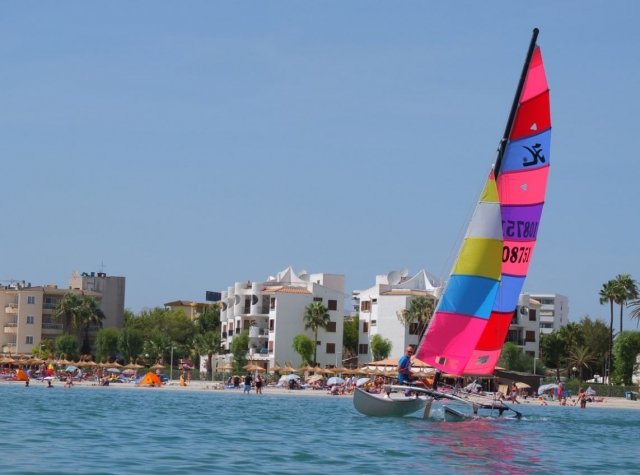 A bordo del catamaran en Mallorca
