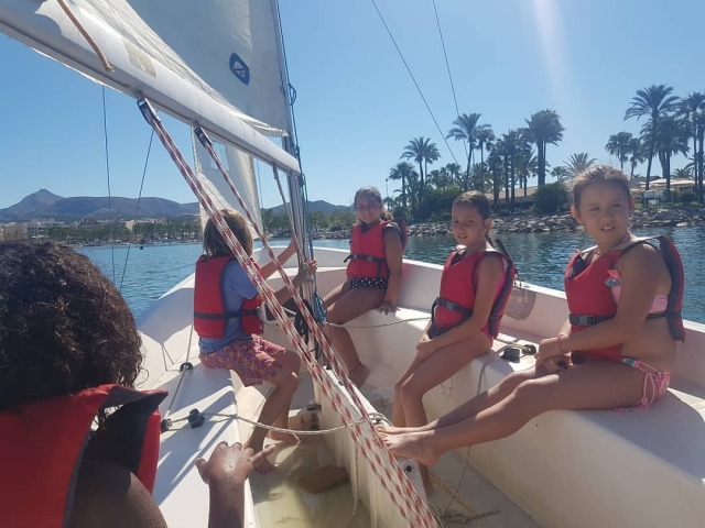 Niños del curso de vela