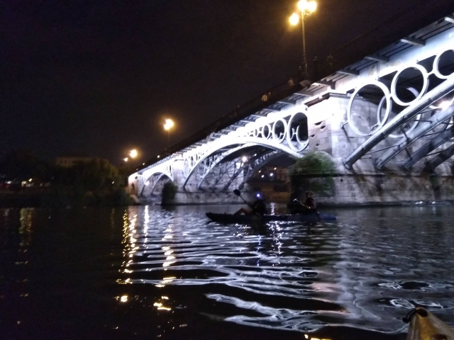  Conoscere Siviglia notturna in kayak 