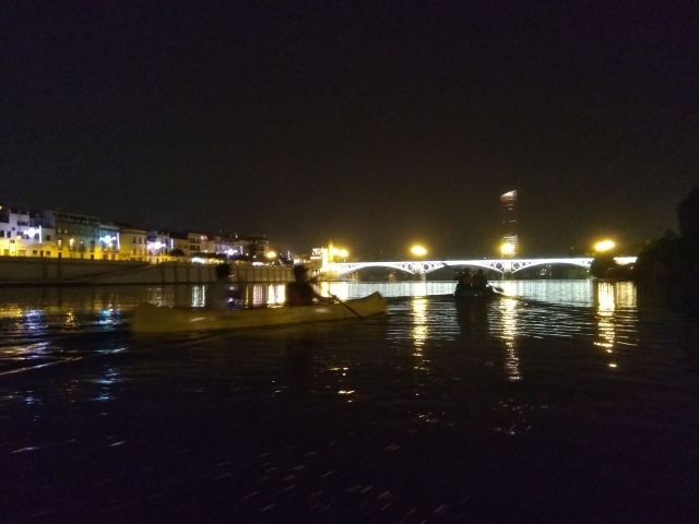  Sotto le luci di Siviglia in kayak 