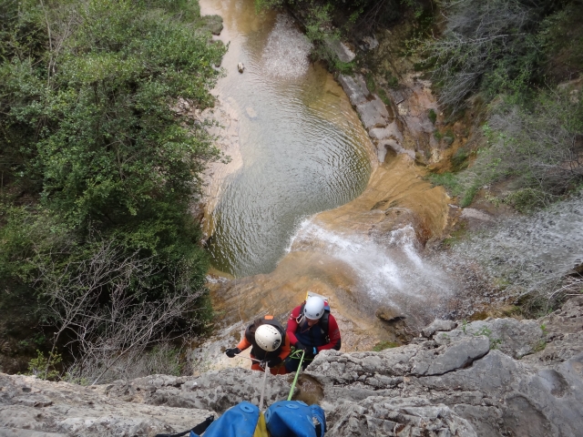 Rapeleando el barranco