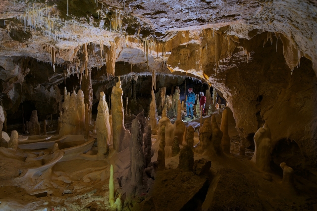 Espeología en cuevas increíbles 