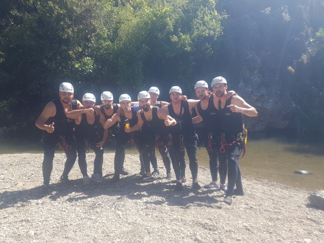 Despedida de soltero en el cañón
