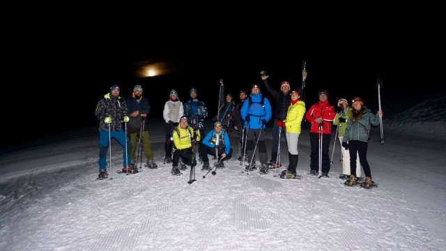  Everyone prepared for the night route with snowshoes 