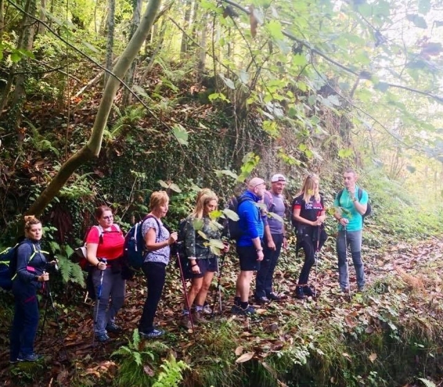  Hikers assisting the mountain technician