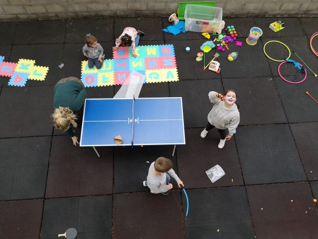 Jugando en nuestro patio