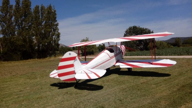  Flugzeug auf dem Flugplatz 