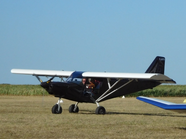  Savannah plane on the ground 
