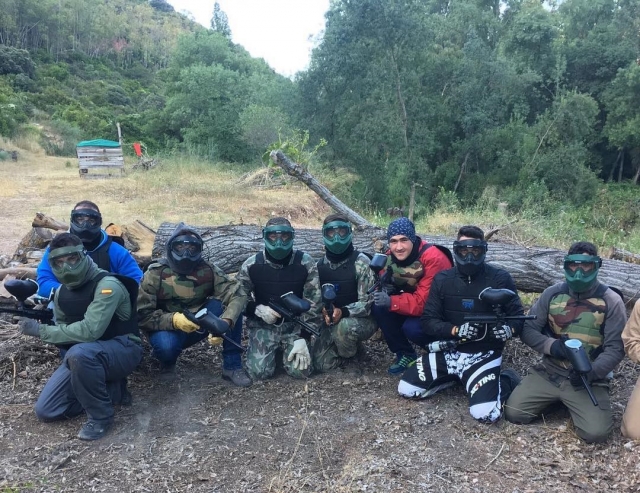  Paintball team prepared for battle 