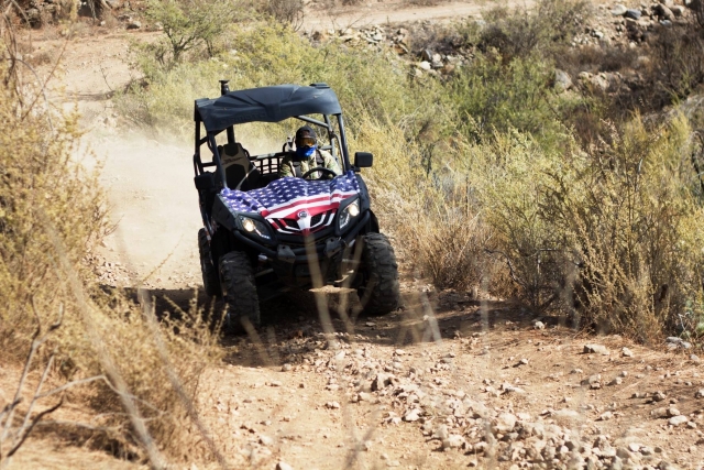  Buggy on the road 