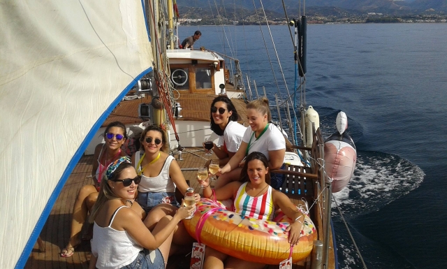 Girls' day at sea 