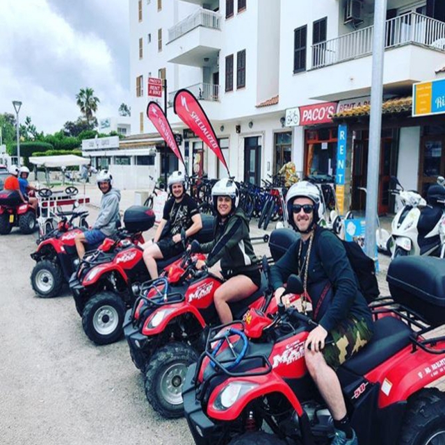 En el centro antes de partir con los quads
