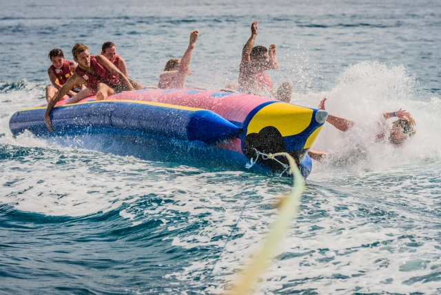Caída al mar desde la banana boat