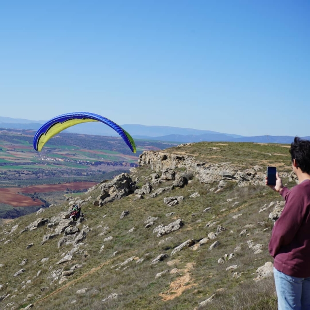 Presenciando el vuelo en parapente