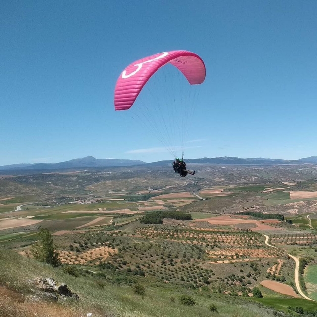 Aprovechando la ráfaga en el parapente