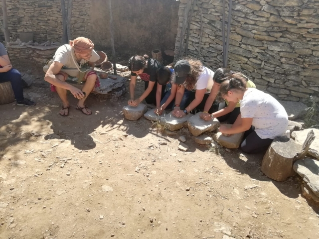 Día en el poblado con los chicos