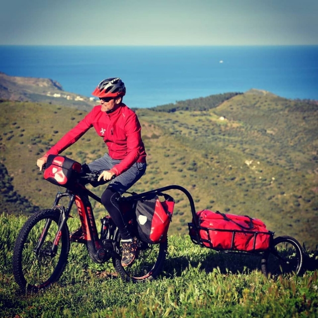  In prati unici con la mountain bike elettrica 