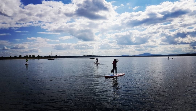 Tarde de paddle surf con amigos