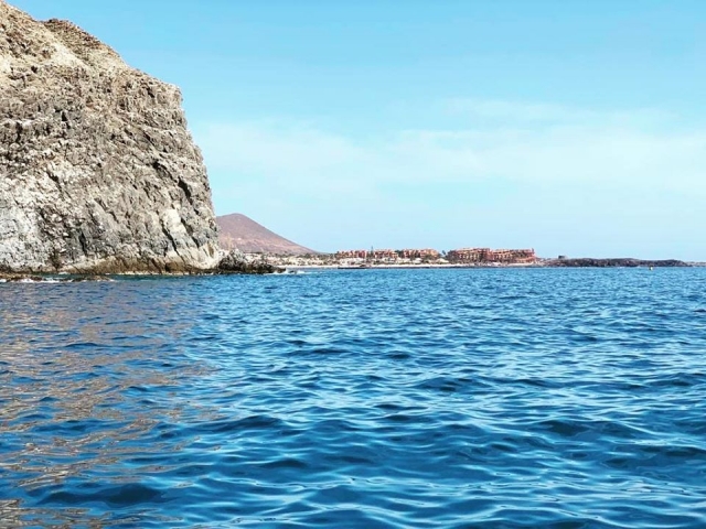 Disfrutando de la costa de Adeje