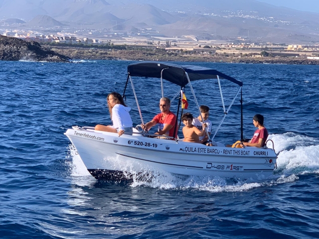 Conociendo la isla en barco