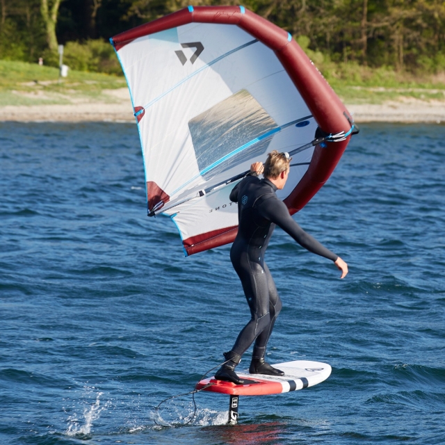 Wingsurf en la costa de Castelldefels 