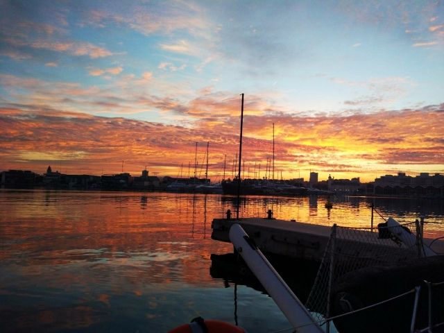 Atardecer después de un paseo en velero 