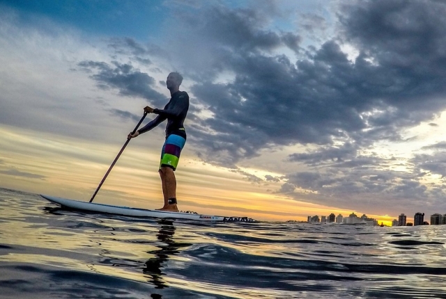 Alquila tu tabla de surf en Almería
