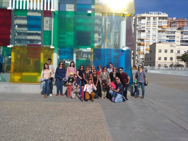  Guided tour group 