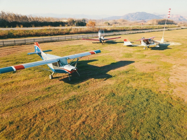 e-19756474-nuestras-aeronaves-en-el-aerodromo-castellonense16081109088647.jpg