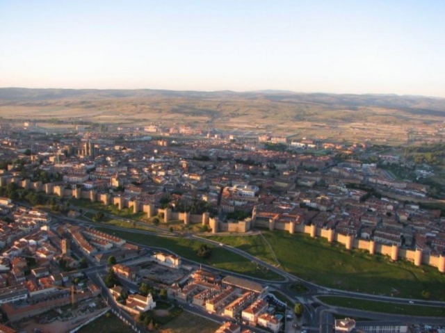 Muralla de Ávila desde el globo