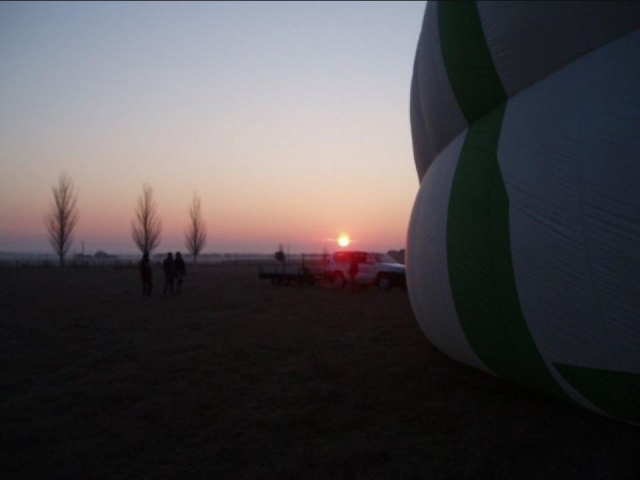  Watching the sunrise from the balloon