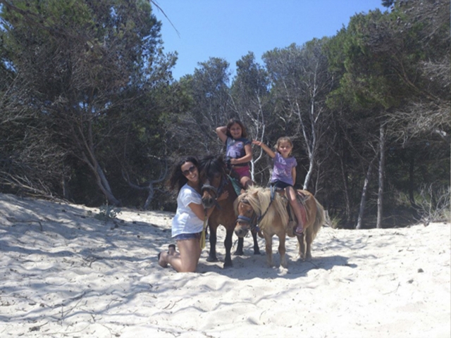 Paseo en poni por Cala Mesquida 